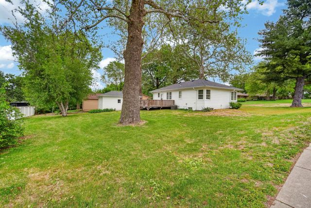 1721 Woodland Avenue, West Des Moines, IA 50265