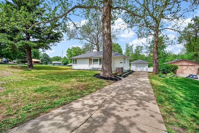 1721 Woodland Avenue, West Des Moines, IA 50265