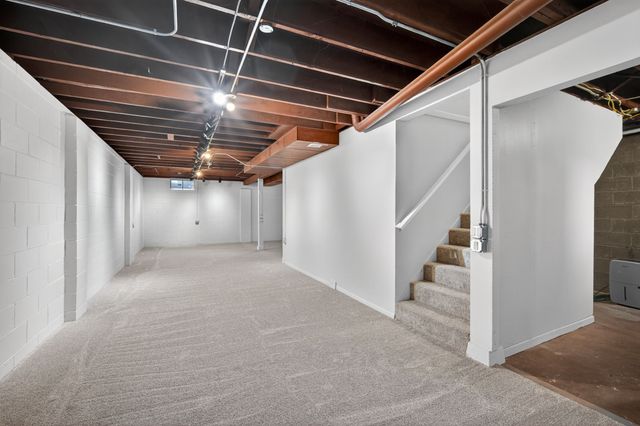 1721 Woodland Avenue, West Des Moines, IA 50265