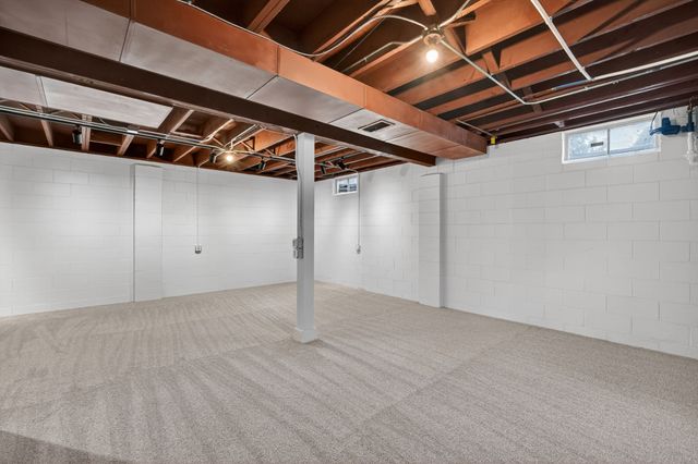 1721 Woodland Avenue, West Des Moines, IA 50265