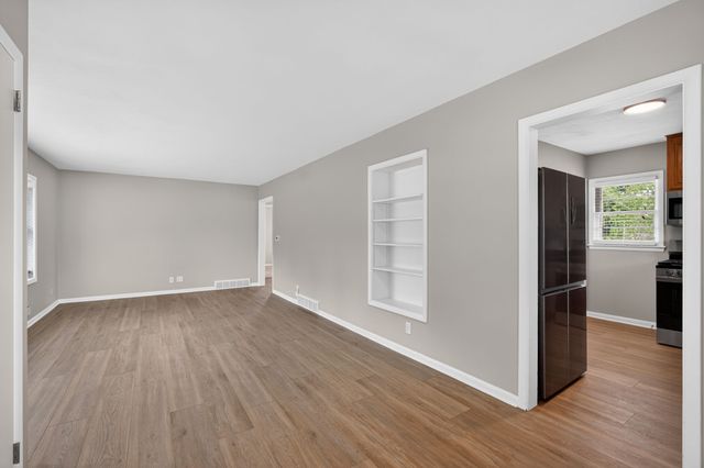 1721 Woodland Avenue, West Des Moines, IA 50265