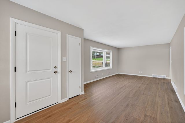 1721 Woodland Avenue, West Des Moines, IA 50265