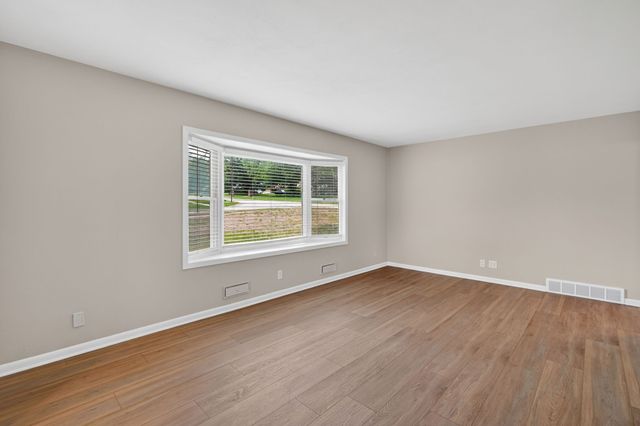 1721 Woodland Avenue, West Des Moines, IA 50265