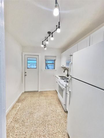 1614 NE 7TH ST, Fort Lauderdale, FL 33304