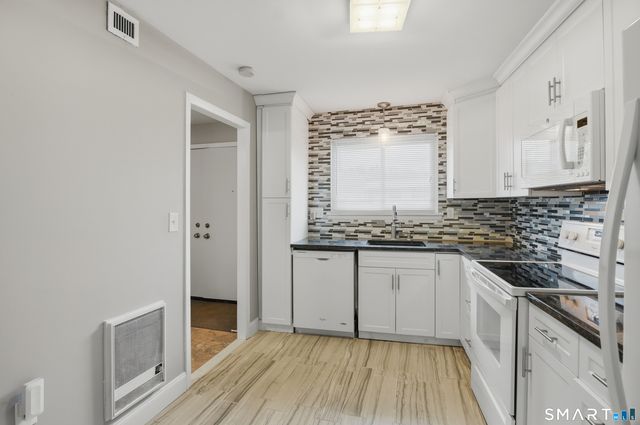 14 Redwood Court 14, Cromwell, CT 06416