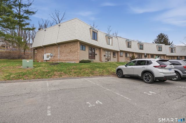 14 Redwood Court 14, Cromwell, CT 06416