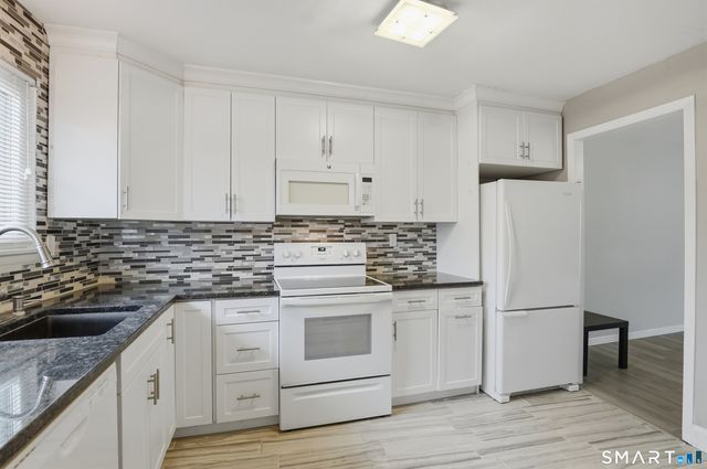 14 Redwood Court 14, Cromwell, CT 06416