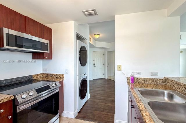 2600 SW 27th Ave 902, Miami, FL 33133