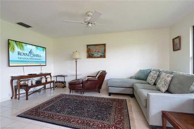 28387 Las Palmas CIR, Bonita Springs, FL 34135