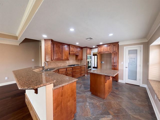 119 Greenridge Circle, League City, TX 77573