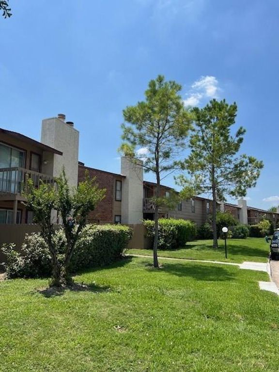 9101 Country Creek Drive 205, Houston, TX 77036
