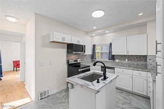 366 Oberlin Avenue, Lorain, OH 44052