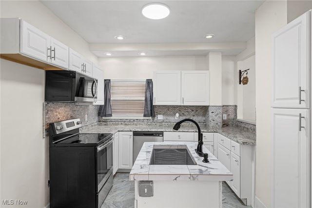 366 Oberlin Avenue, Lorain, OH 44052