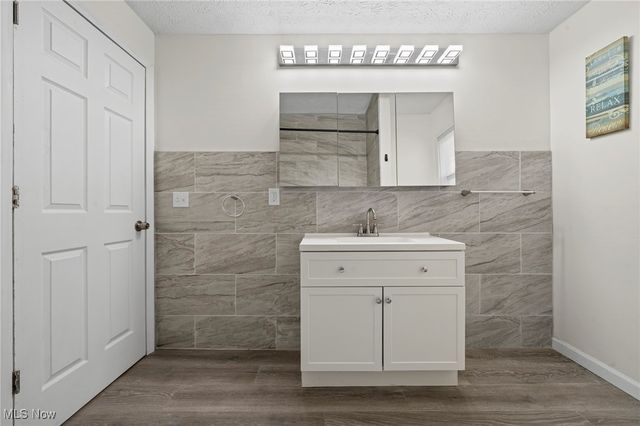 366 Oberlin Avenue, Lorain, OH 44052