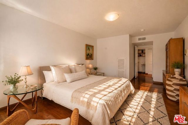 432 S Hamel Road 303, Los Angeles, CA 90048