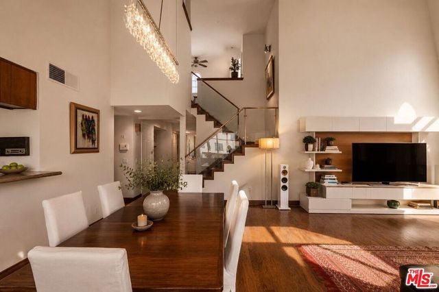 432 S Hamel Road 303, Los Angeles, CA 90048