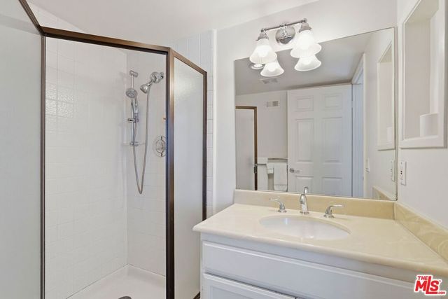 432 S Hamel Road 303, Los Angeles, CA 90048