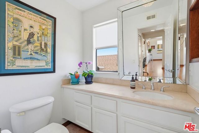 432 S Hamel Road 303, Los Angeles, CA 90048