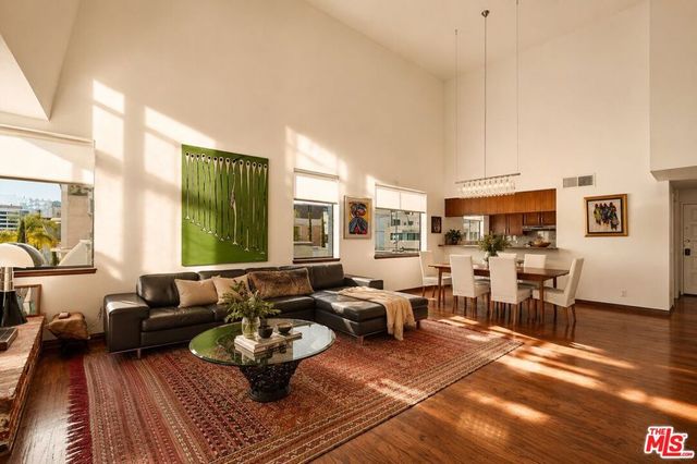 432 S Hamel Road 303, Los Angeles, CA 90048