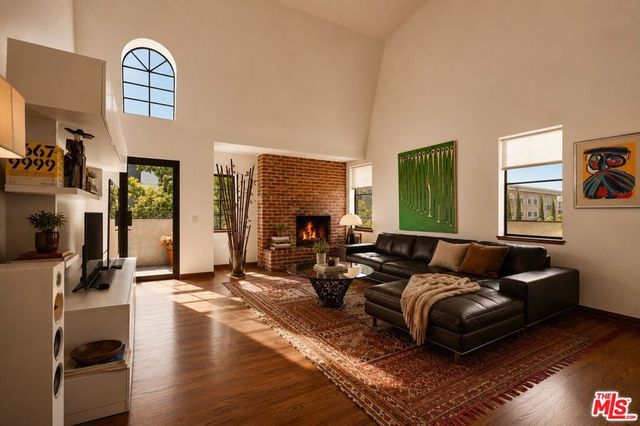 432 S Hamel Road 303, Los Angeles, CA 90048