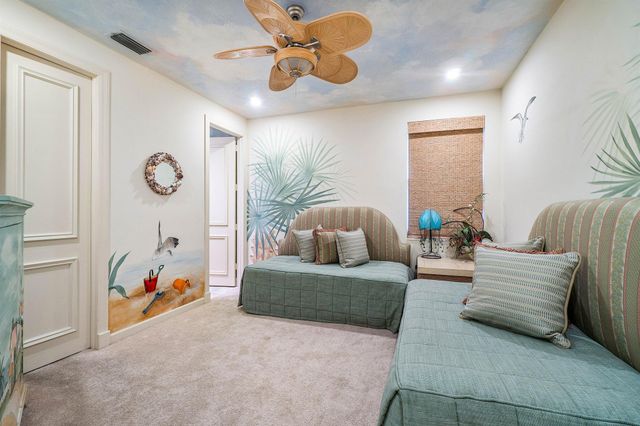 137 Pembroke Drive, Palm Beach Gardens, FL 33418