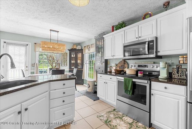 11909 Millstone Drive, Grand Ledge, MI 48837