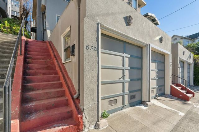 832 832 Walker, Oakland, CA 94610