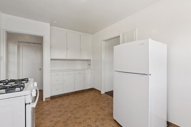 832 832 Walker, Oakland, CA 94610