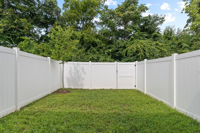 3198 Sassafras Ln, Thompsons Station, TN 37179