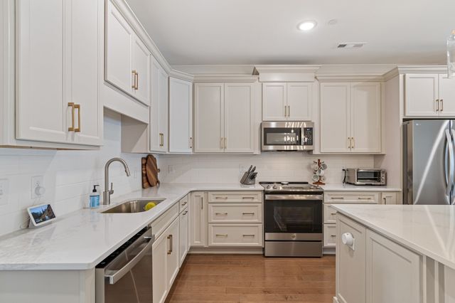 3198 Sassafras Ln, Thompsons Station, TN 37179