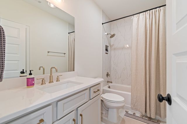 3198 Sassafras Ln, Thompsons Station, TN 37179