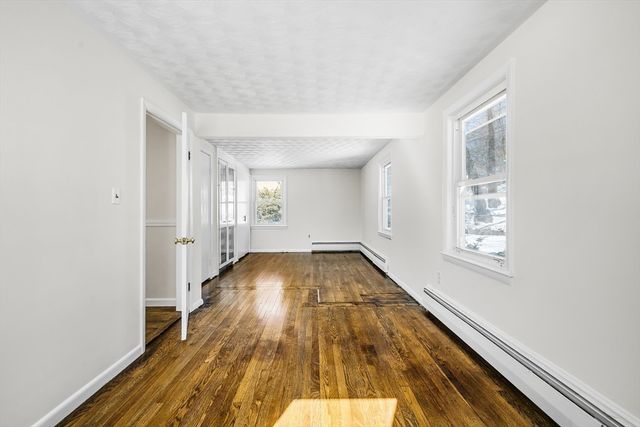 2 Perreault Ave, Billerica, MA 01821