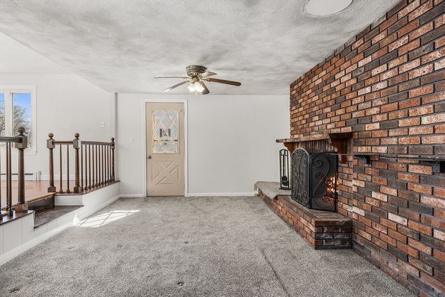 2 Perreault Ave, Billerica, MA 01821