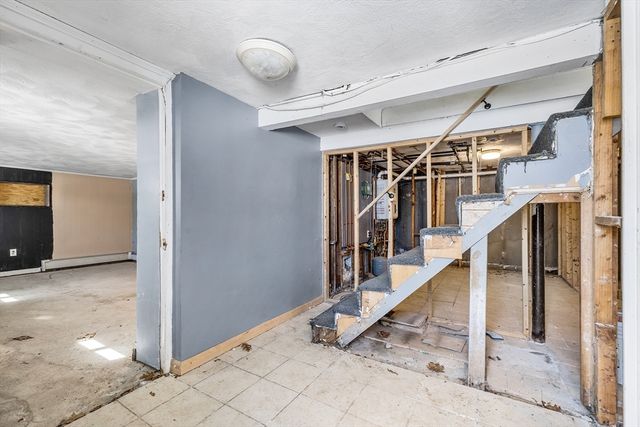 2 Perreault Ave, Billerica, MA 01821