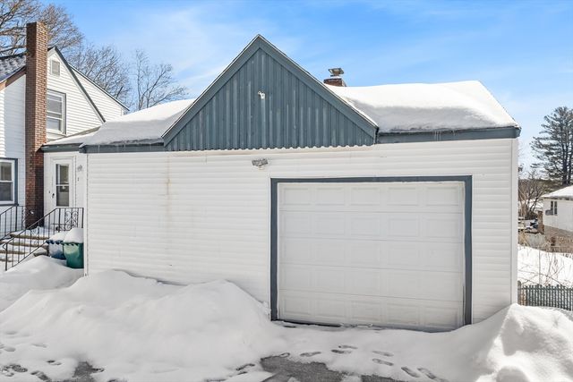 2 Perreault Ave, Billerica, MA 01821