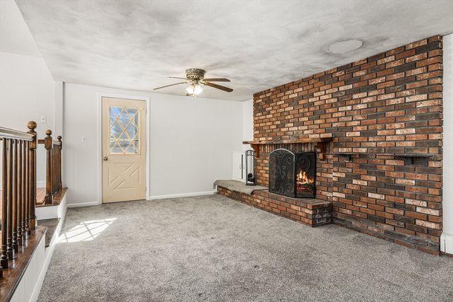 2 Perreault Ave, Billerica, MA 01821