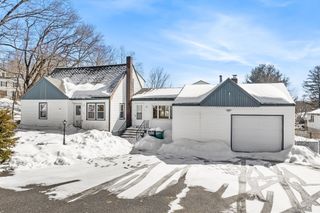 2 Perreault Ave, Billerica, MA 01821