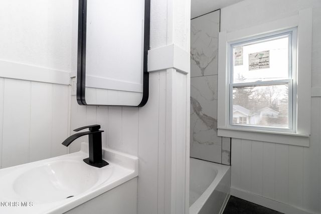 1832 Marne Avenue, Toledo, OH 43613