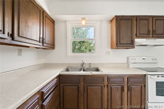 202 Whitsett Way, Charlestown, IN 47111
