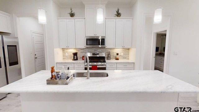 1806 Josh Dr, Whitehouse, TX 75791