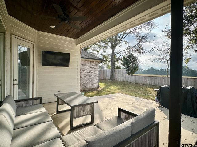 1806 Josh Dr, Whitehouse, TX 75791