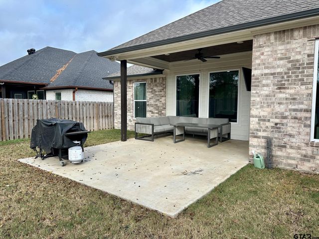 1806 Josh Dr, Whitehouse, TX 75791