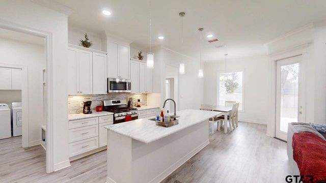 1806 Josh Dr, Whitehouse, TX 75791