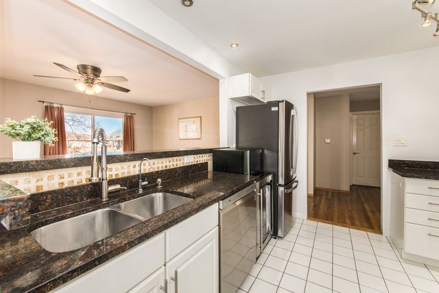 9500 Dee Road 202B, Des Plaines, IL 60016