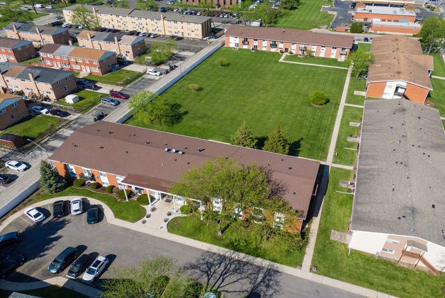 9500 Dee Road 202B, Des Plaines, IL 60016