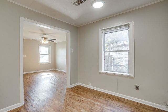 5032 Hartford Drive, River Oaks, TX 76114