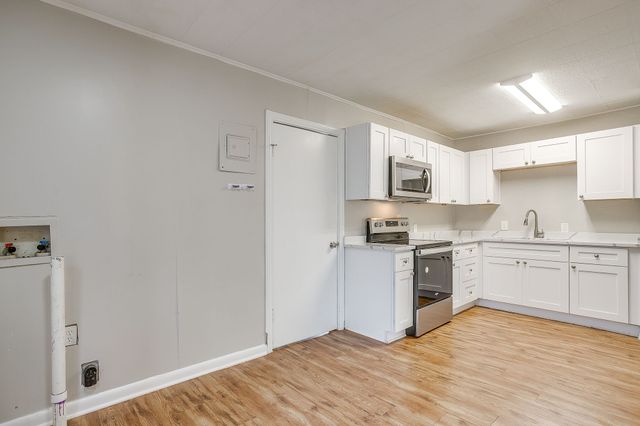 5032 Hartford Drive, River Oaks, TX 76114