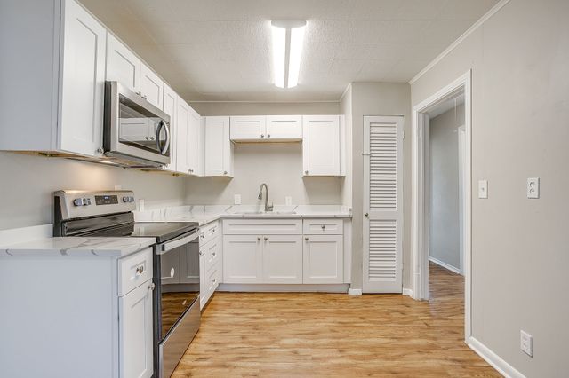 5032 Hartford Drive, River Oaks, TX 76114