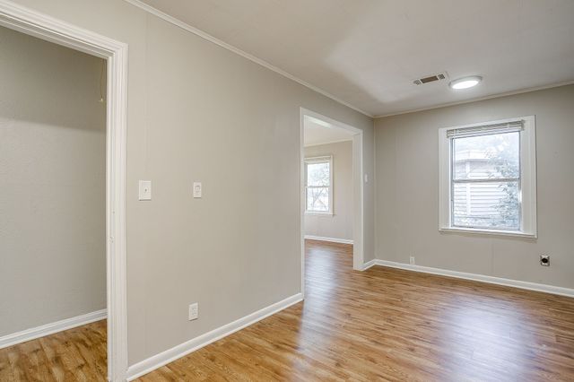 5032 Hartford Drive, River Oaks, TX 76114