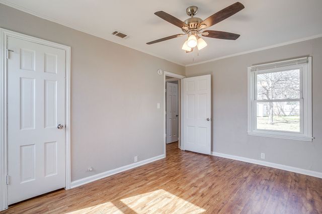 5032 Hartford Drive, River Oaks, TX 76114